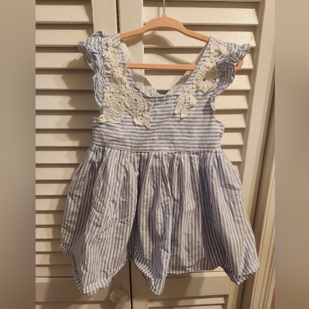 Tahari girls 4t top.